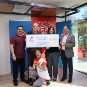 dominos-pizza-fundacion-theodora-cheque